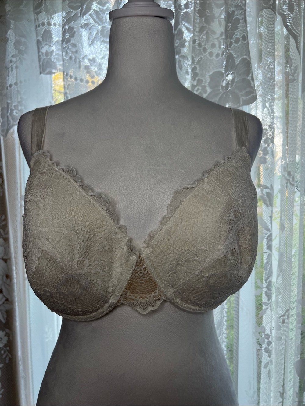 ASOS Lace Underwire Bra in Ivory